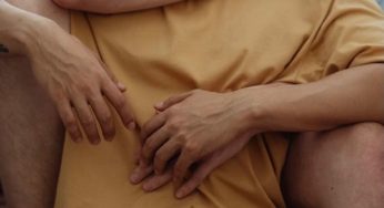 La trascrizione degli atti di nascita esteri di figli e figlie delle coppie dello stesso sesso.